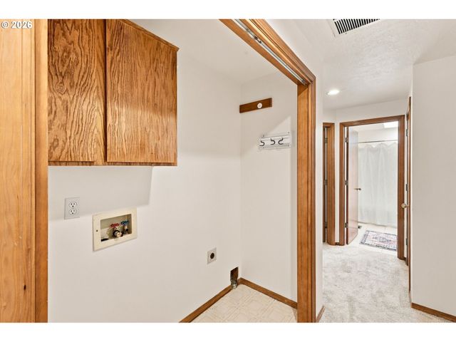 2016 N VALERI Dr, Newberg, OR 97132