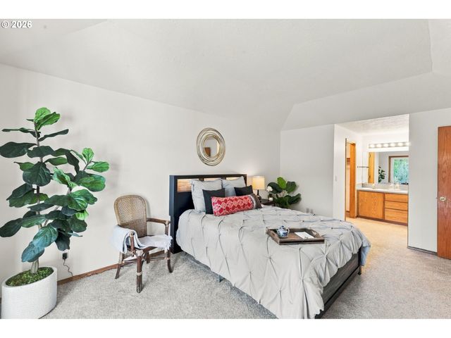 2016 N VALERI Dr, Newberg, OR 97132