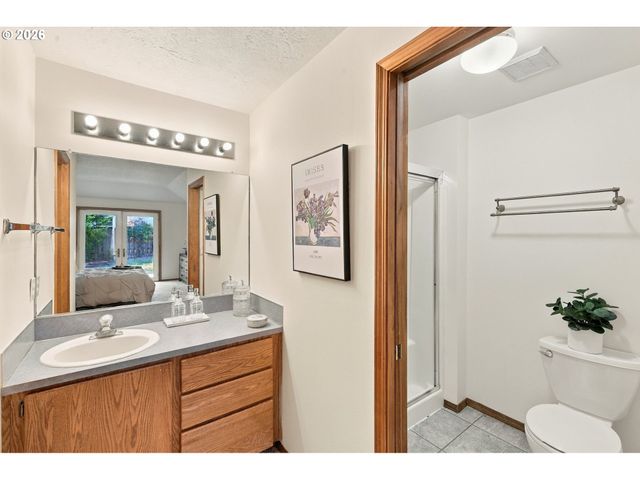 2016 N VALERI Dr, Newberg, OR 97132