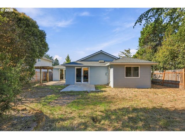 2016 N VALERI Dr, Newberg, OR 97132