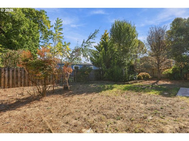 2016 N VALERI Dr, Newberg, OR 97132