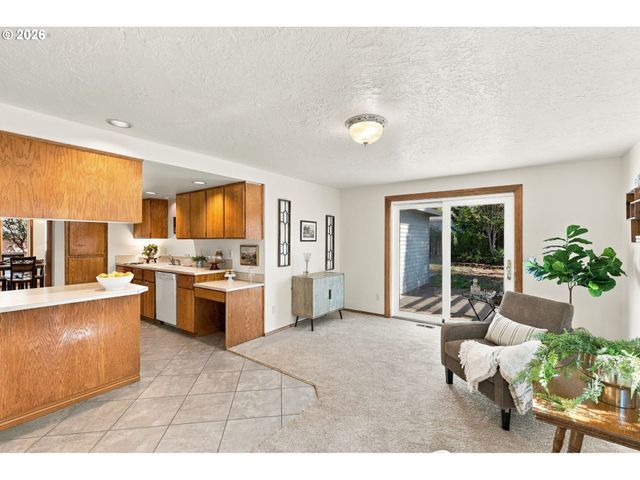2016 N VALERI Dr, Newberg, OR 97132