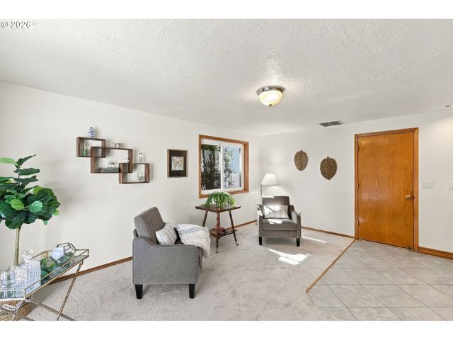 2016 N VALERI Dr, Newberg, OR 97132