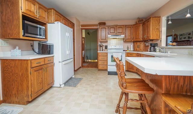 15088 222nd Rd, Holton, KS 66436