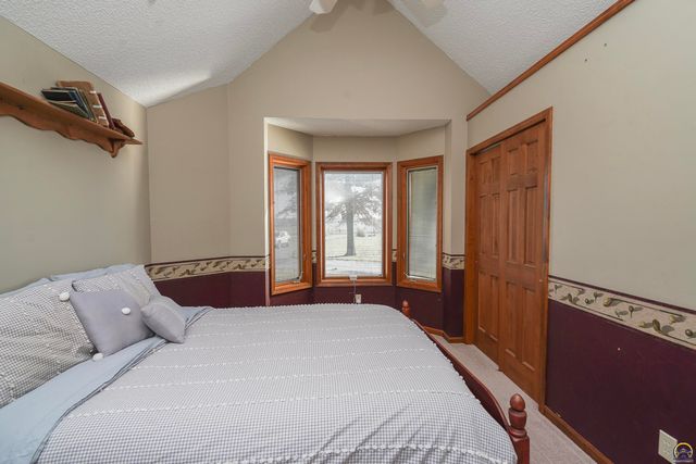 15088 222nd Rd, Holton, KS 66436