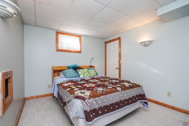 15088 222nd Rd, Holton, KS 66436