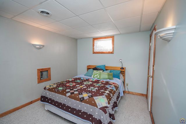 15088 222nd Rd, Holton, KS 66436