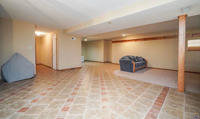 15088 222nd Rd, Holton, KS 66436