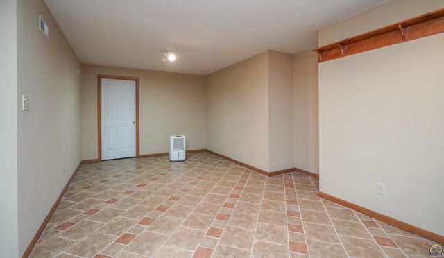 15088 222nd Rd, Holton, KS 66436