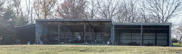 15088 222nd Rd, Holton, KS 66436