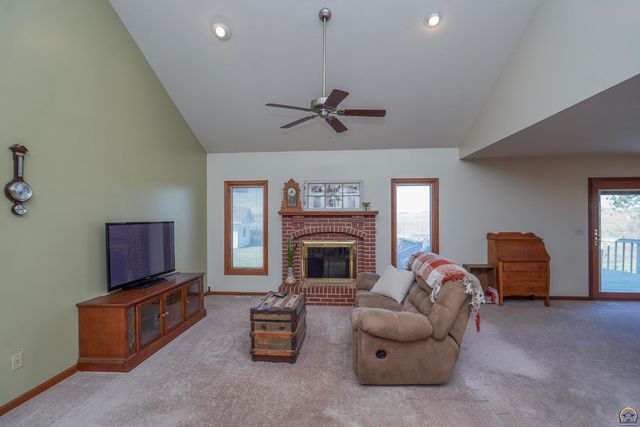 15088 222nd Rd, Holton, KS 66436