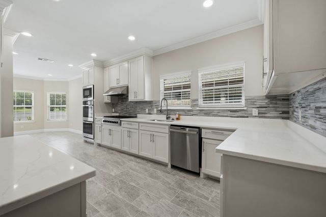 899 E Jefferson Street, Van Alstyne, TX 75495