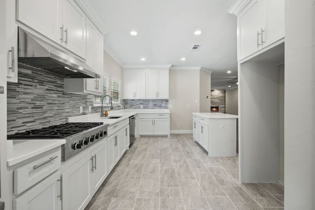 899 E Jefferson Street, Van Alstyne, TX 75495