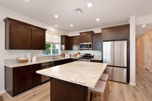 2432 Longmire Loop, Roseville, CA 95747