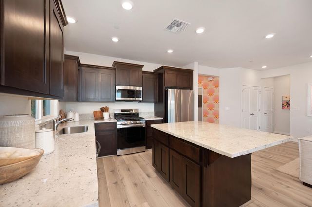 2432 Longmire Loop, Roseville, CA 95747