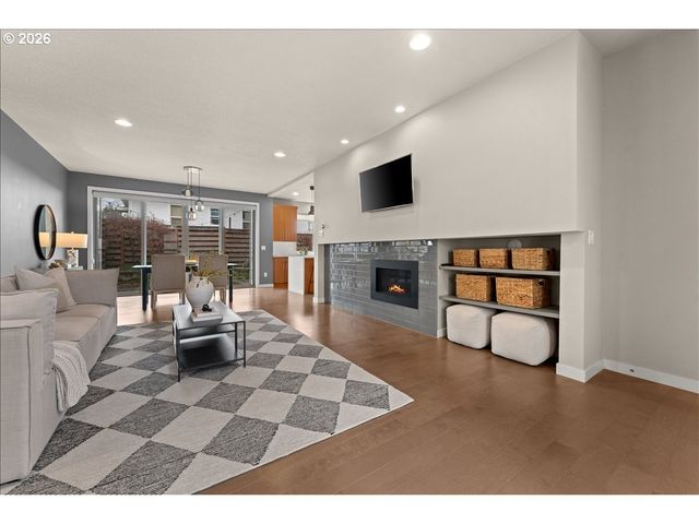 37 Ne SKIDMORE St, Portland, OR 97211