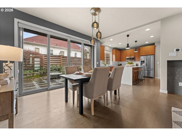 37 Ne SKIDMORE St, Portland, OR 97211