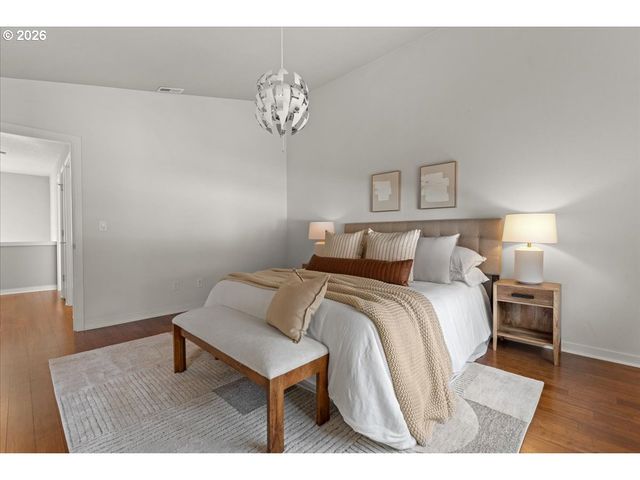 37 Ne SKIDMORE St, Portland, OR 97211