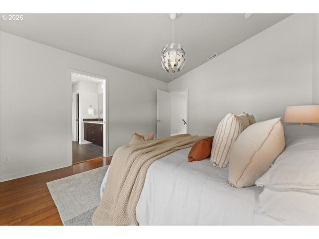 37 Ne SKIDMORE St, Portland, OR 97211