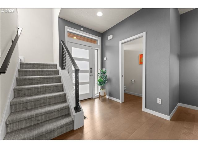 37 Ne SKIDMORE St, Portland, OR 97211