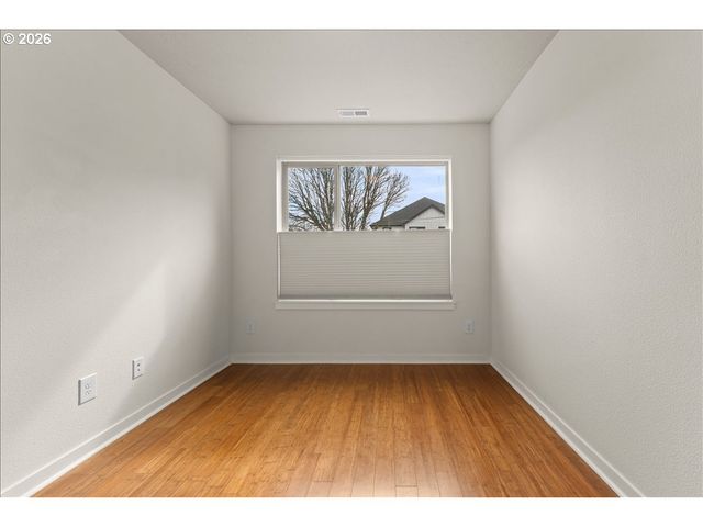 37 Ne SKIDMORE St, Portland, OR 97211