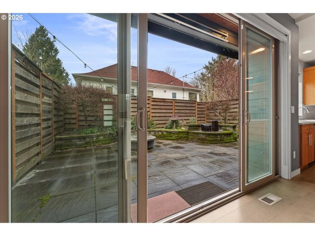 37 Ne SKIDMORE St, Portland, OR 97211