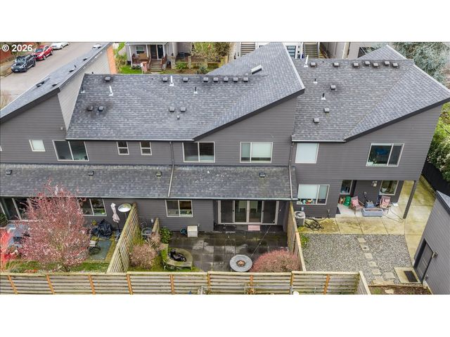 37 Ne SKIDMORE St, Portland, OR 97211