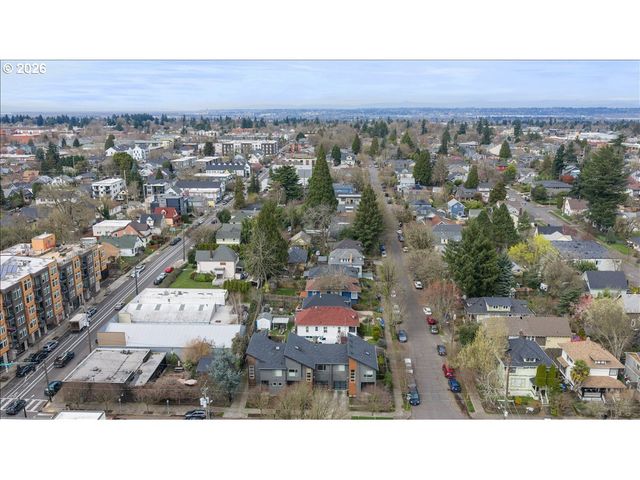37 Ne SKIDMORE St, Portland, OR 97211