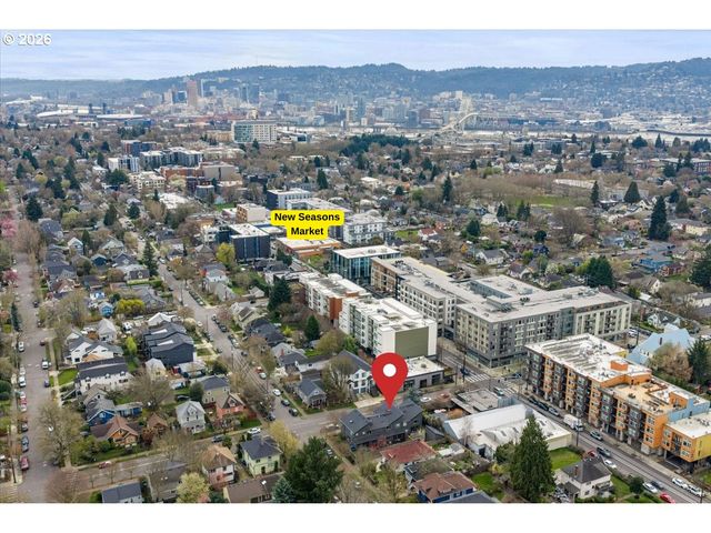 37 Ne SKIDMORE St, Portland, OR 97211