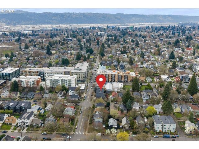 37 Ne SKIDMORE St, Portland, OR 97211