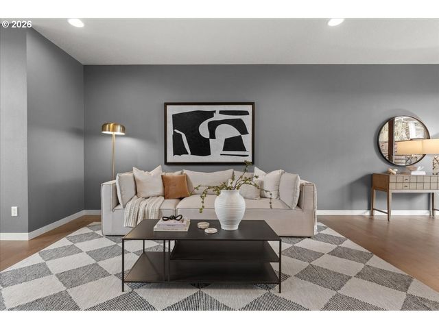 37 Ne SKIDMORE St, Portland, OR 97211