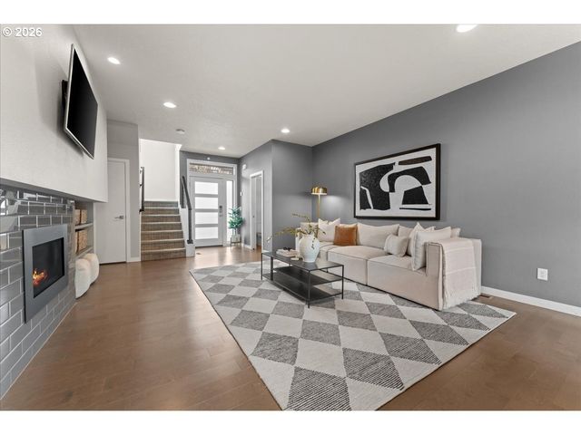 37 Ne SKIDMORE St, Portland, OR 97211