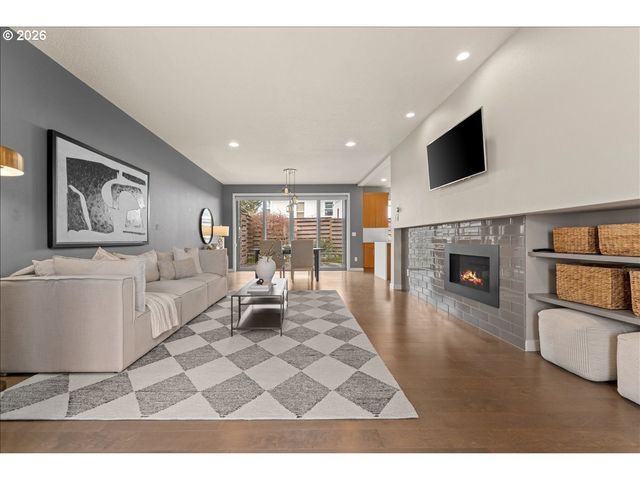 37 Ne SKIDMORE St, Portland, OR 97211