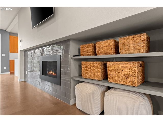 37 Ne SKIDMORE St, Portland, OR 97211