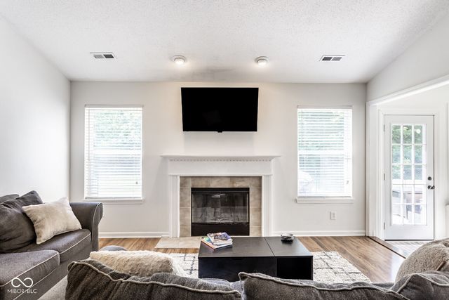 6119 Green Glade Drive, Whitestown, IN 46075