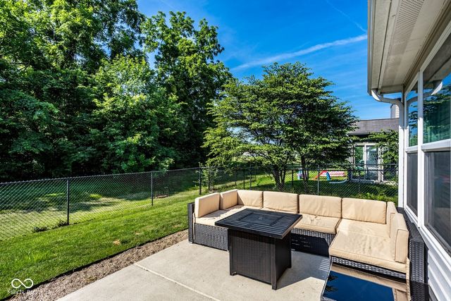 6119 Green Glade Drive, Whitestown, IN 46075