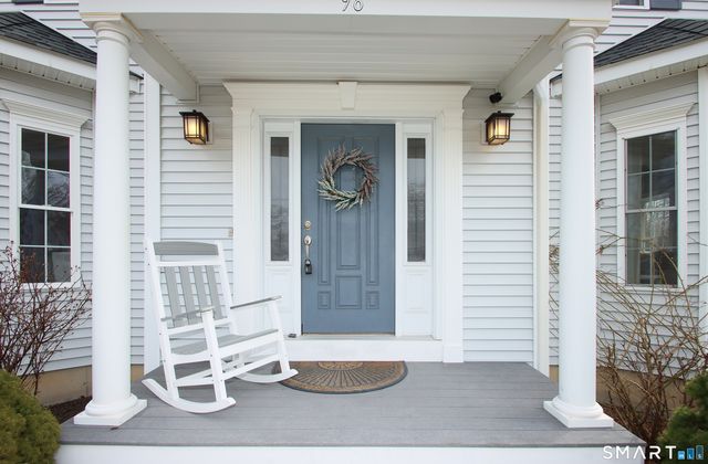 98 Arbor Crossing, East Lyme, CT 06333