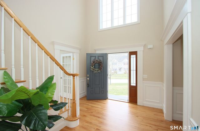 98 Arbor Crossing, East Lyme, CT 06333