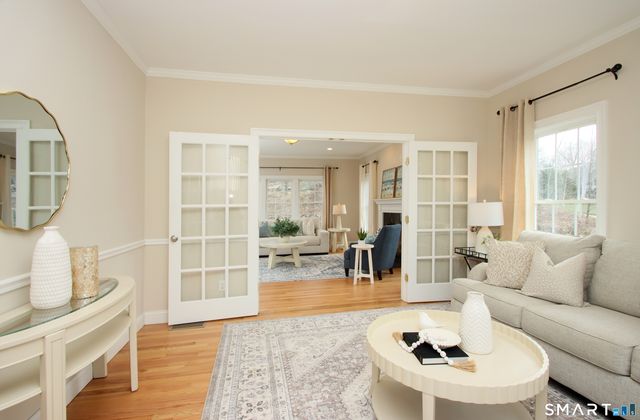 98 Arbor Crossing, East Lyme, CT 06333