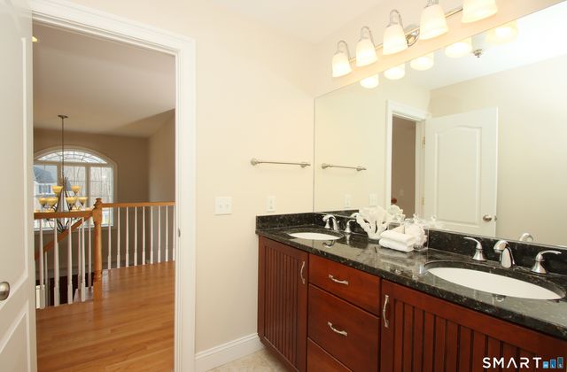 98 Arbor Crossing, East Lyme, CT 06333