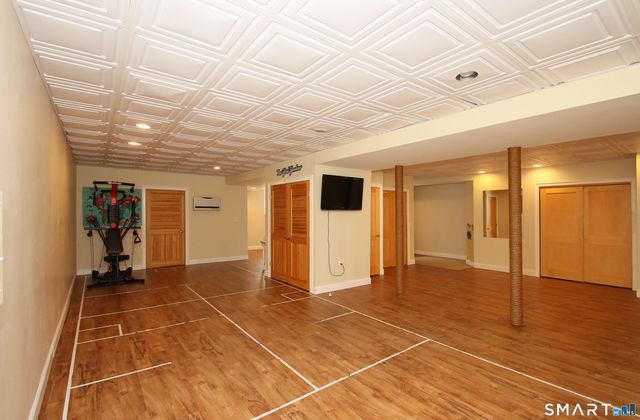 98 Arbor Crossing, East Lyme, CT 06333