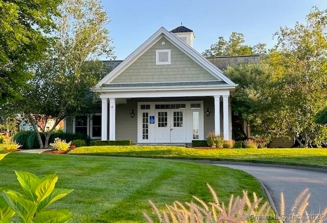 98 Arbor Crossing, East Lyme, CT 06333