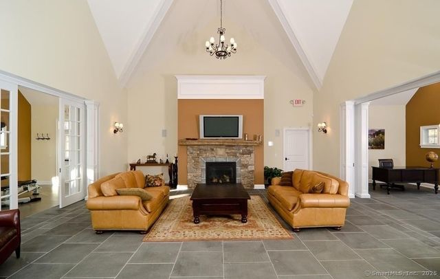 98 Arbor Crossing, East Lyme, CT 06333