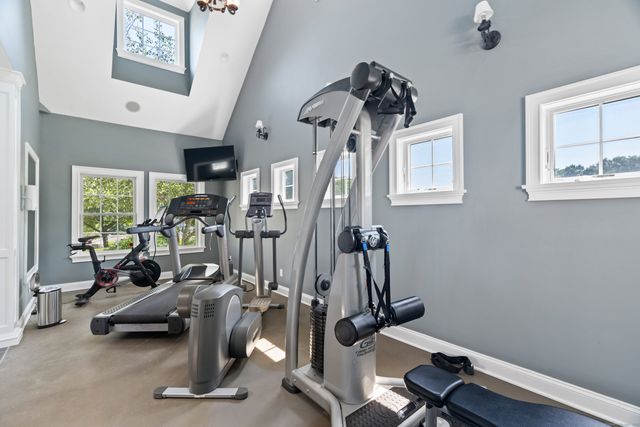 98 Arbor Crossing, East Lyme, CT 06333