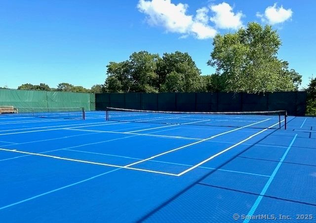 98 Arbor Crossing, East Lyme, CT 06333