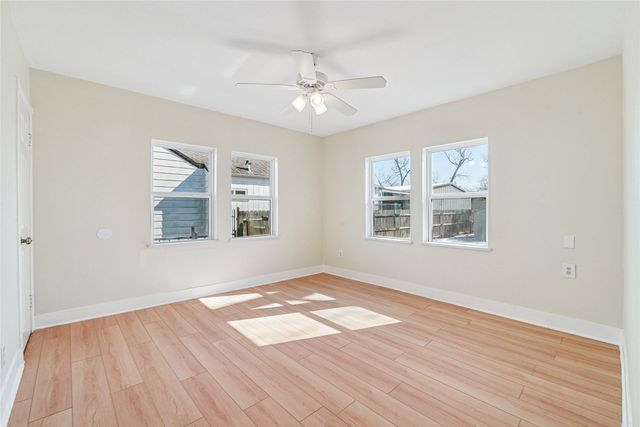 734 Genoa Avenue, Dallas, TX 75216