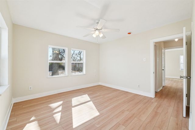 734 Genoa Avenue, Dallas, TX 75216