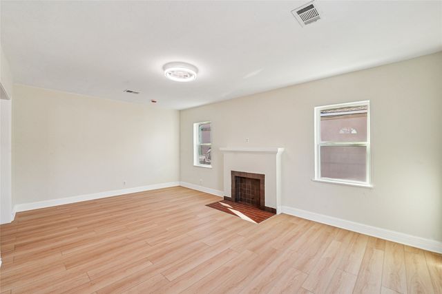 734 Genoa Avenue, Dallas, TX 75216