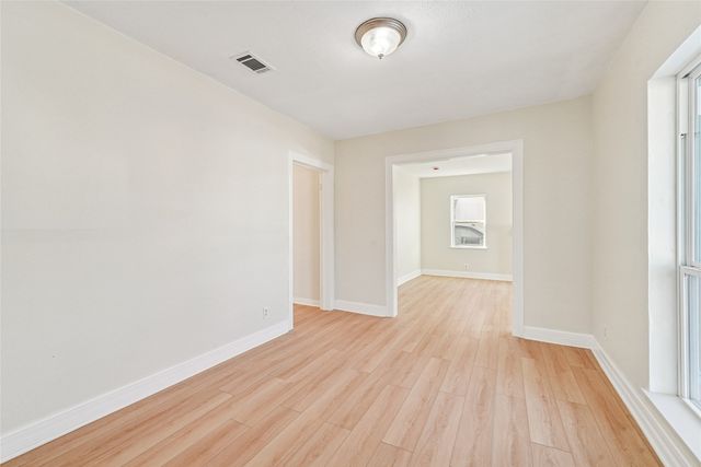 734 Genoa Avenue, Dallas, TX 75216