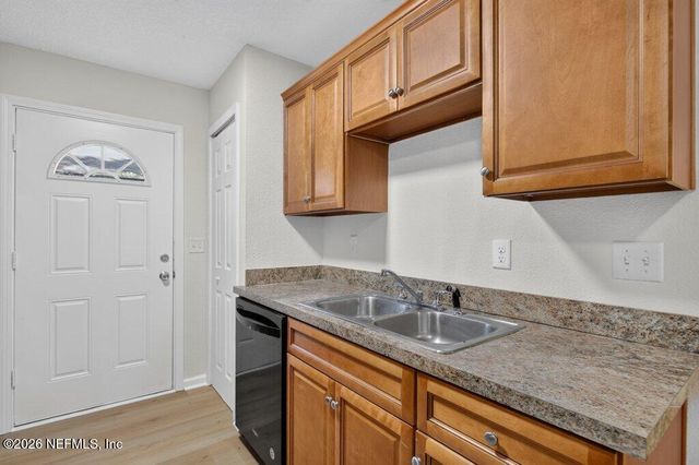 5338 PALMER Avenue, Jacksonville, FL 32210